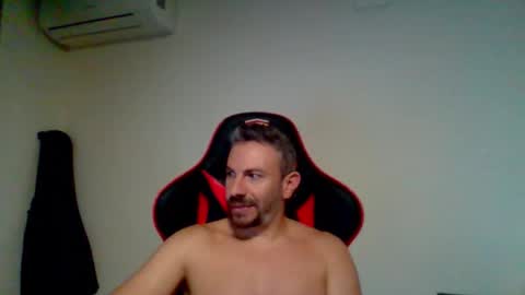 Snapshot of huge__cumshot chatting on October 9, 5:07 pm huge__cumshot online show from October 9, 5:07 pm