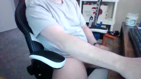 hugeload15_ online show from May 16, 8:51 pm