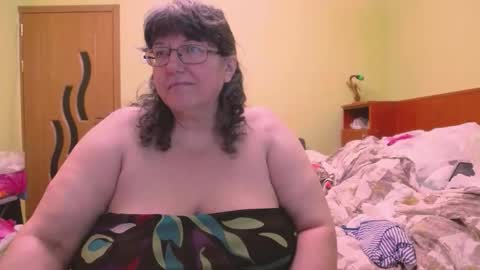 HugeTitsXXX online show from February 15, 11:47 pm