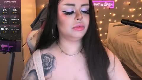 Snapshot of huggy_og chatting on February 18, 12:39 pm Maddison online show from February 18, 12:39 pm