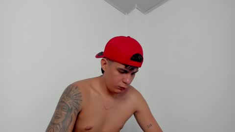 Hugo online show from February 8, 8:32 pm