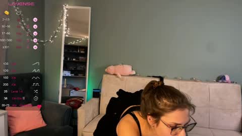 Jess online show from April 29, 4:12 pm