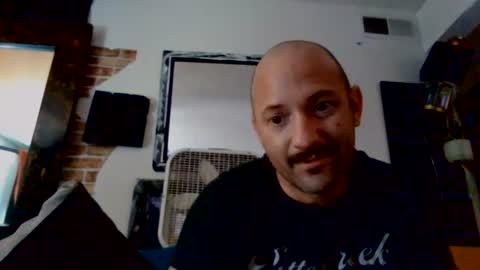 hungherowithoutacape online show from June 22, 5:20 pm