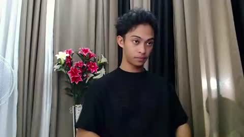hunk_edward online show from May 31, 9:19 am