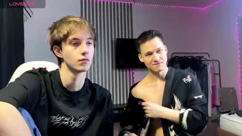 hunks_bromance online show from March 19, 4:34 pm