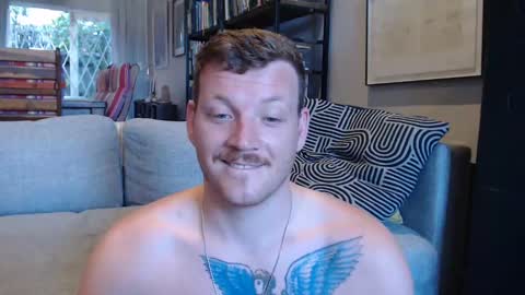 Snapshot of hunky_arthur chatting on December 28, 4:41 pm Hunky Arthur online show from December 28, 4:41 pm