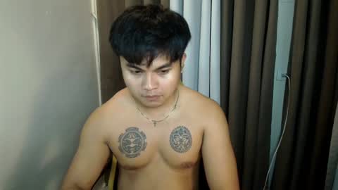 hunkyzeus online show from June 20, 7:09 pm