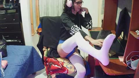 hxxyro1 online show from April 29, 4:17 am