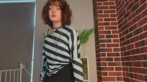 Mona online show from June 14, 5:15 pm