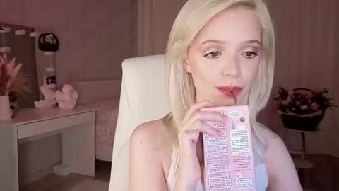 Joselle online show from February 14, 12:35 am