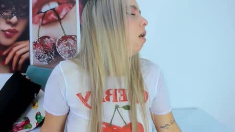 The Dolls online show from December 3, 8:09 pm