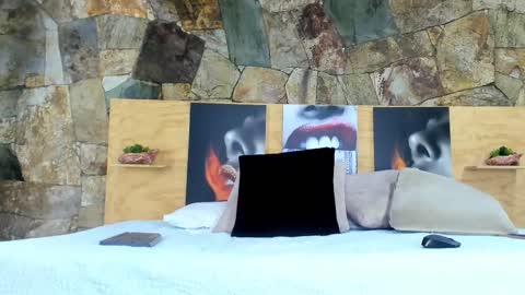 Snapshot of i_am_dolls chatting on March 4, 3:00 am The Dolls online show from March 4, 3:00 am