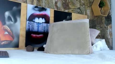 Snapshot of i_am_dolls chatting on February 24, 8:38 am The Dolls online show from February 24, 8:38 am