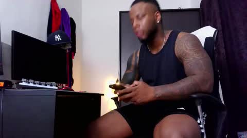 Mr H Independent model online show from March 25, 11:44 pm