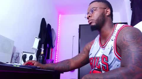 Mr H Independent model online show from September 12, 3:41 am