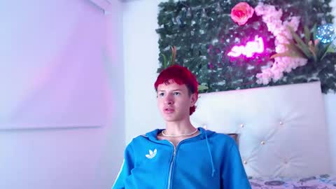 Snapshot of iam_lukas__ chatting on October 31, 4:13 am iam_lukas__ online show from October 31, 4:13 am