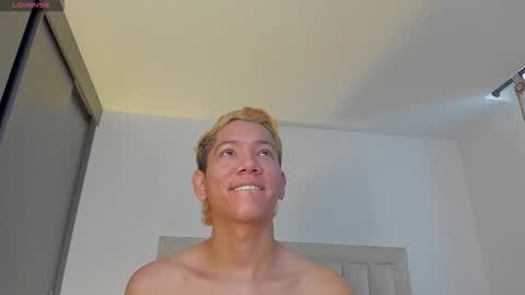 Juliiiiian online show from November 27, 12:35 pm