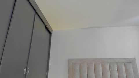 Juliiiiian online show from November 15, 12:40 pm