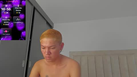 Juliiiiian online show from October 22, 12:18 pm