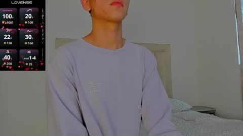 Juliiiiian online show from March 26, 11:48 am