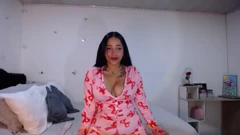 Snapshot of iamroxanne chatting on October 12, 3:10 am Camila online show from October 12, 3:10 am