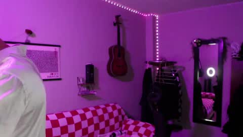 Ian online show from April 27, 3:48 am