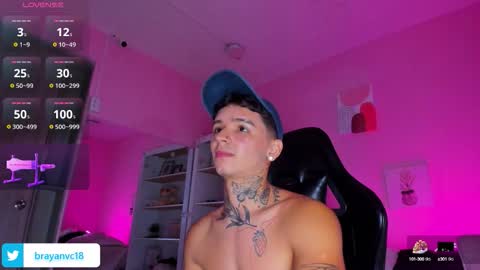 Snapshot of ian_castillo_ chatting on September 26, 11:29 am IAN CASTILLO online show from September 26, 11:29 am