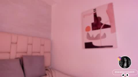 Snapshot of iara_martinez chatting on February 14, 3:58 pm I A R A online show from February 14, 3:58 pm
