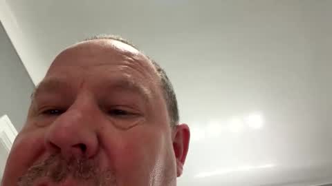 icanmakeyousquirt69 online show from April 12, 9:19 pm