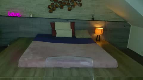 Ice Blue online show from March 8, 8:46 pm