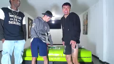 THOMAS AND DAMIAND online show from October 8, 12:44 pm