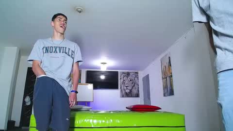 THOMAS AND DAMIAND online show from September 18, 1:37 pm