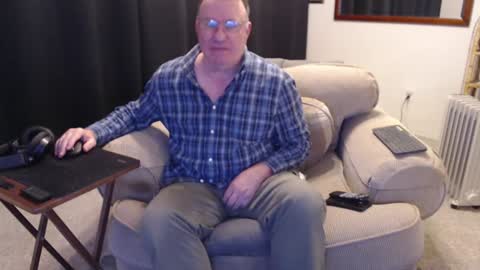 Christopher online show from December 5, 12:36 am