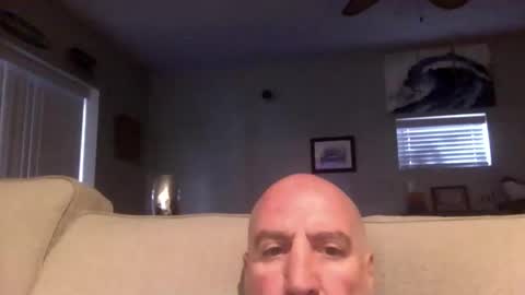 icumming online show from April 18, 11:01 am