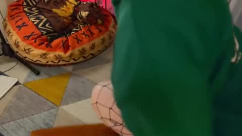 Emmy  help me reach 100 thumbs up online show from April 23, 8:32 pm