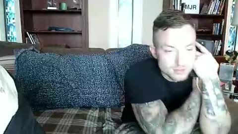 igunner2freaky4u online show from April 28, 1:37 pm