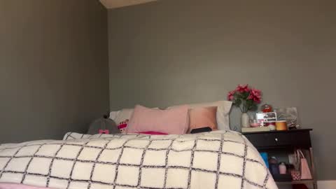 cassie online show from March 6, 7:46 pm