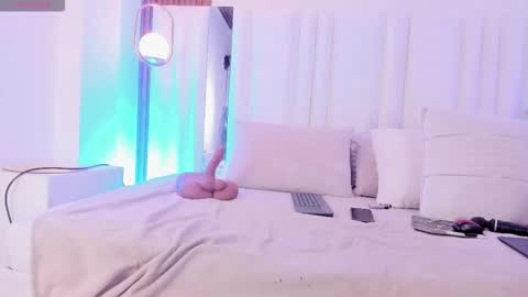 Zoe online show from February 3, 6:40 am