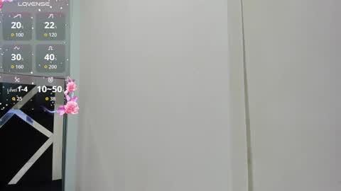 Isabella online show from October 14, 12:30 pm