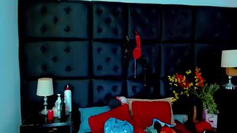 iisalombardi online show from May 22, 2:51 am