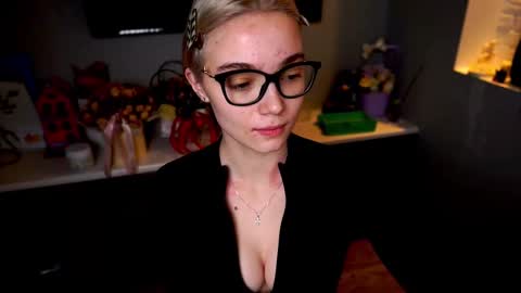 ileanacampbel online show from February 11, 3:29 am