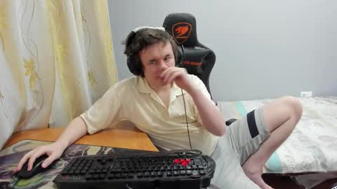 iliaskris online show from February 18, 7:13 pm