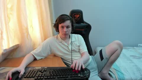 iliaskris online show from April 19, 5:41 am