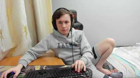 iliaskris online show from April 19, 6:10 pm