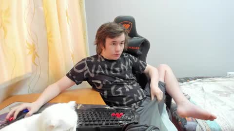 iliaskris online show from April 14, 2:42 pm