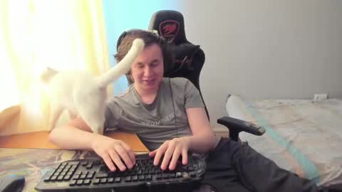 iliaskris online show from March 21, 8:19 am