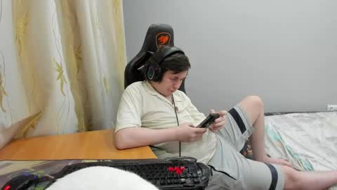 iliaskris online show from April 20, 6:11 pm