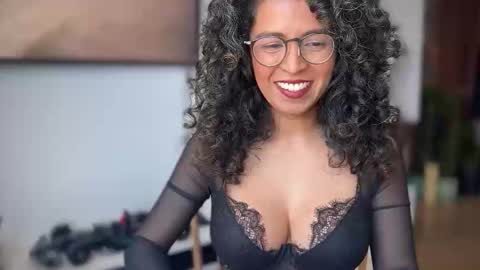 Kloe online show from October 29, 7:25 pm