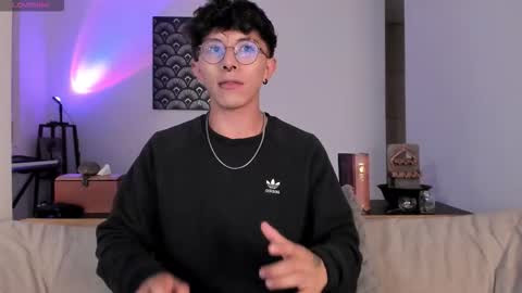 IM  THOMAS online show from February 3, 6:33 am