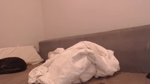 Amariah                          online show from October 19, 8:35 pm